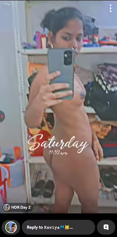 Kaviya's Mirror Selfie