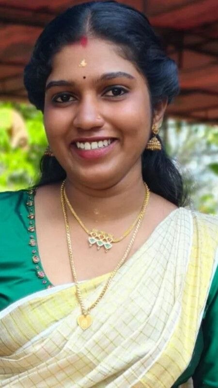 Beautiful kerala Mallu desi Indian Cute busty big boobs teen girl leaked sex nude blowjob with her cousin brother in her home viral leaked