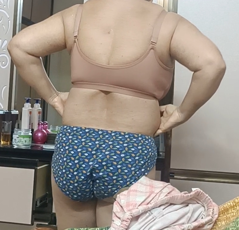 Oiling in panty n bra