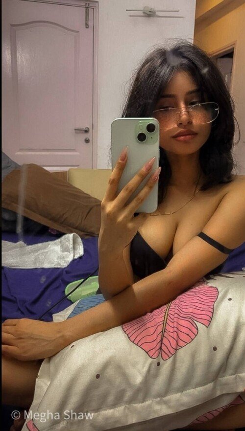 Indian small cute viral lesbian girl wearing red bra and romance with her boyfriend in room multiple onlyfans leaked nude pictures and videos