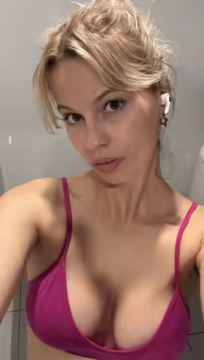 Varvara: Ukrainian Teen Model