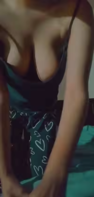 Young Desi Village Girl Shows Big Boobs