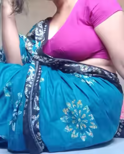 Viral Cute Bengali Saree Girl