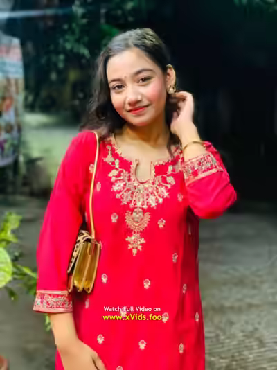 Cute Bangladeshi Girl Fingered Her Boobs and Pussy