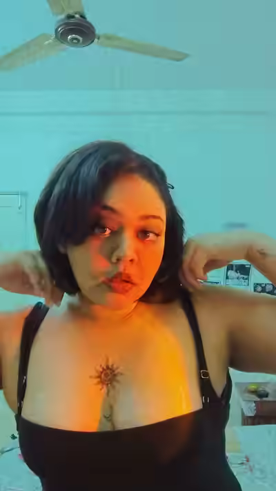 Tattooed Indian Baddie Degrades Men