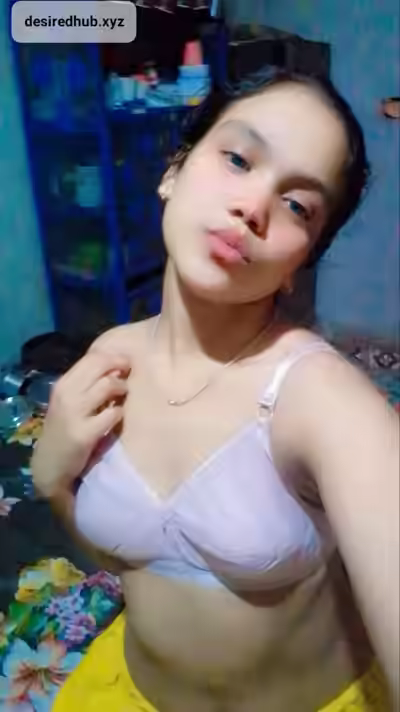 Bangladeshi Cute Girl Opens Up About Her Pussy