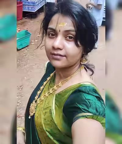 Chubby Desi Tamil Slut's 2026 Selfies