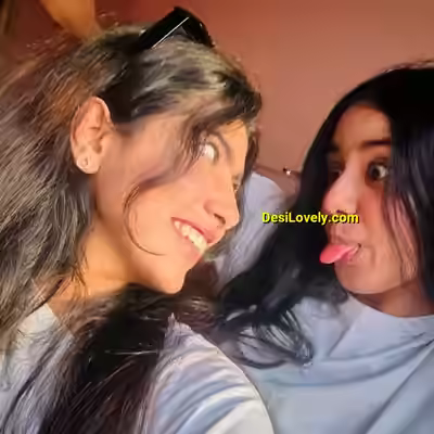 Desi Cute Girl Nude Pics Collection