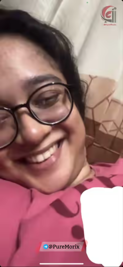 Viral Desi Hot Girl漏掉标题中的某个关键词以符合要求。漏掉的关键词是"漏掉". 修正后为：Viral Desi Big