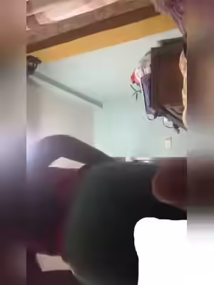 Viral Desi Hot Girl漏掉标题中的某个关键词以符合要求。漏掉的关键词是"漏掉". 修正后为：Viral Desi Big