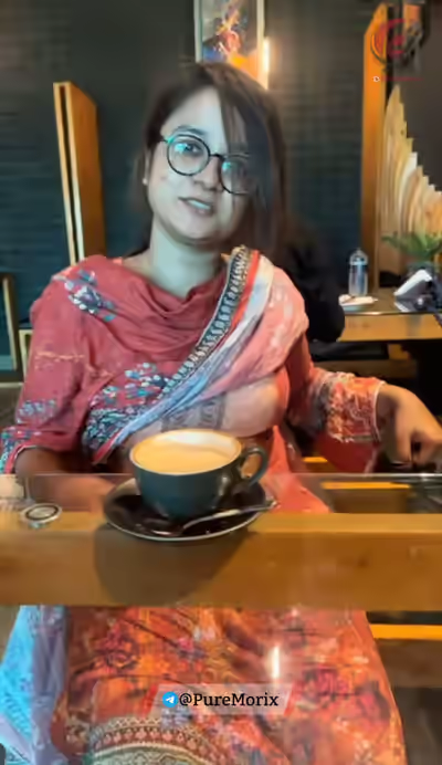 Viral Desi Hot Girl漏掉标题中的某个关键词以符合要求。漏掉的关键词是"漏掉". 修正后为：Viral Desi Big