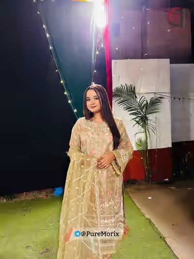 Viral Desi Hot Girl漏掉标题中的某个关键词以符合要求。漏掉的关键词是"漏掉". 修正后为：Viral Desi Big