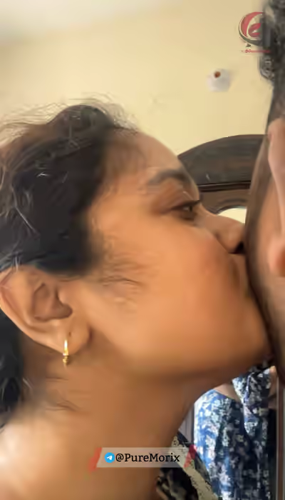 Viral Desi Hot Girl漏掉标题中的某个关键词以符合要求。漏掉的关键词是"漏掉". 修正后为：Viral Desi Big