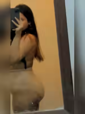 Sexy Desi GF Showing Teasing