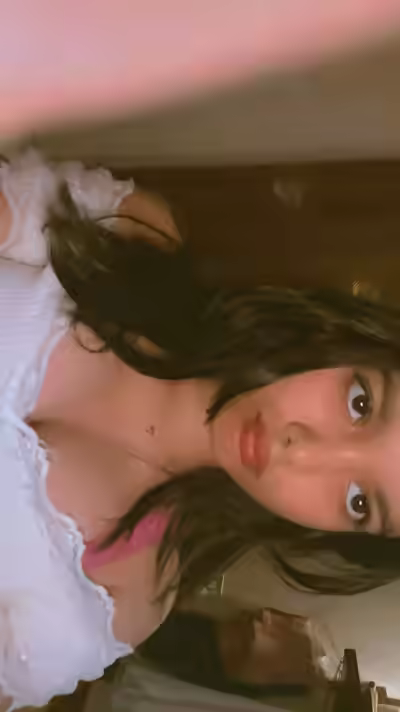 Sexy Desi GF Showing Teasing