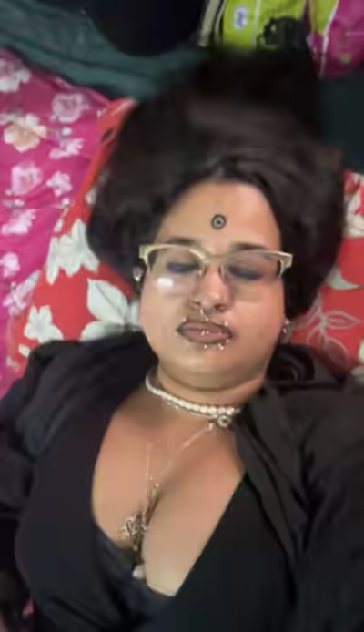 Horny Indian Milf Reveals Boobs and Pussy