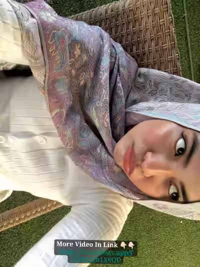 Solo Desi Girl Masturbates