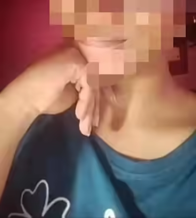 Malli girlfriend snap nude