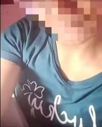 Malli girlfriend snap nude