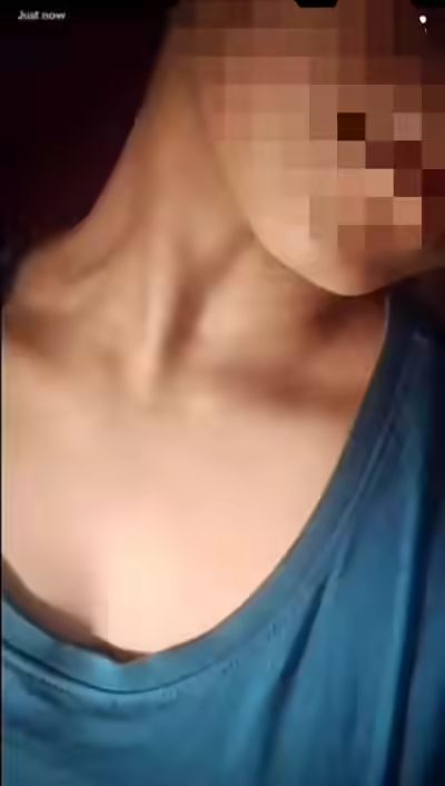 Malli girlfriend snap nude
