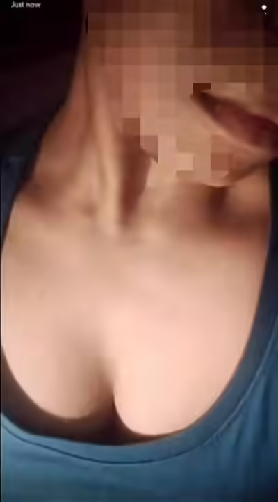 Malli girlfriend snap nude