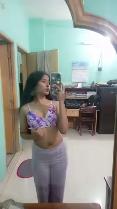 Bangladeshi Girl in Saree Selfie