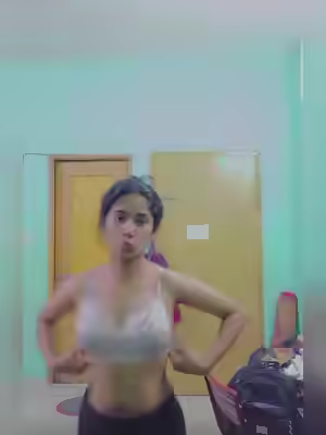 Bangladeshi Girl in Saree Selfie