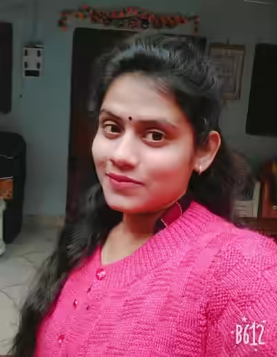 Desi Chubby Bhabhi展示大圆臀与sexy身材