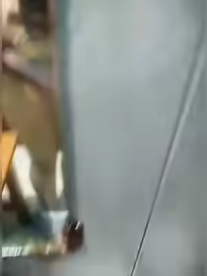 Desi Chubby Bhabhi展示大圆臀与sexy身材