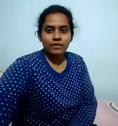 Desi Chubby Bhabhi展示大圆臀与sexy身材