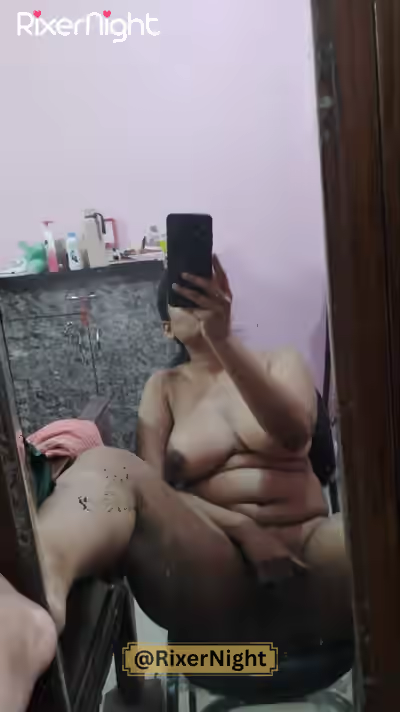 Dusky Skin Girl's Self-Exposure MMS