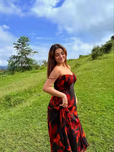 Sexy Desi Bhabhi Teasing