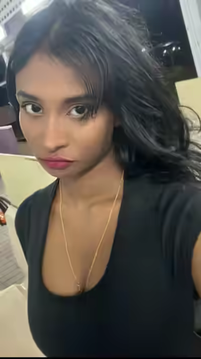 Desi Horny Girlfriend Moans and Shows