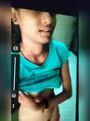 Mallu Desi Girl Shows Pussy