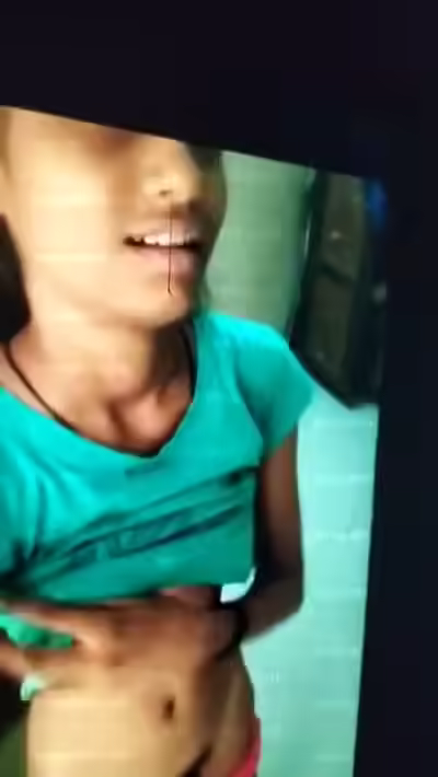 Mallu Desi Girl Shows Pussy
