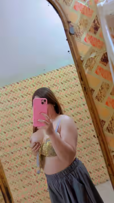 I Don’t Care About My Boyfriend, Will Do Whatever She Wants