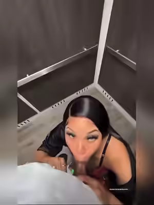 Fully Exposed Wife and Girlfriend情趣满满：完全裸露的老婆和女朋友