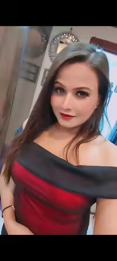 Chasmish Busty Indian Babe Teasing Big Boobies