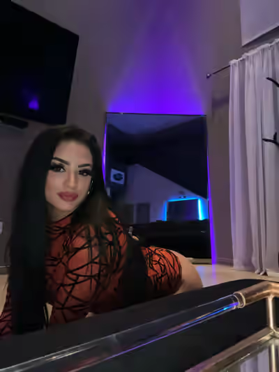 Nadia Khar: International Model 2026