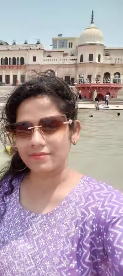 Desi Bhabhi With Big Tits and Ass