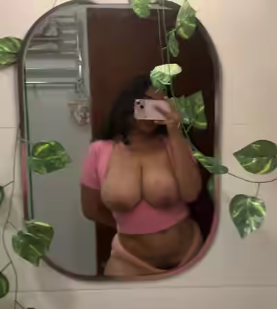 Cute Chubby Delhi Girl Reveals Boobs and Ass