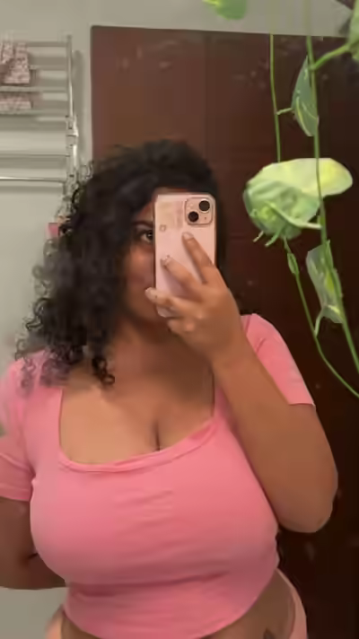 Cute Chubby Delhi Girl Reveals Boobs and Ass