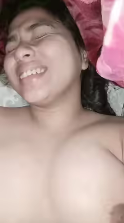 Sexy Cheater Bhabi Moans During Fingering