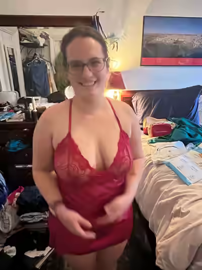 Fully Exposed Wife或 fully exposed wife
