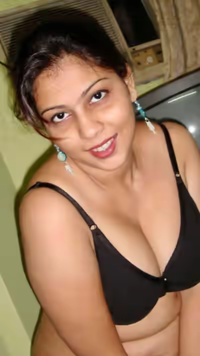 Kolkata's Famous Bengali Girlfriend with Armpit Fetish