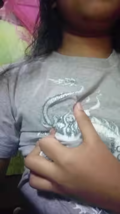 Lankan Busty Babe Reveals Her Boobs