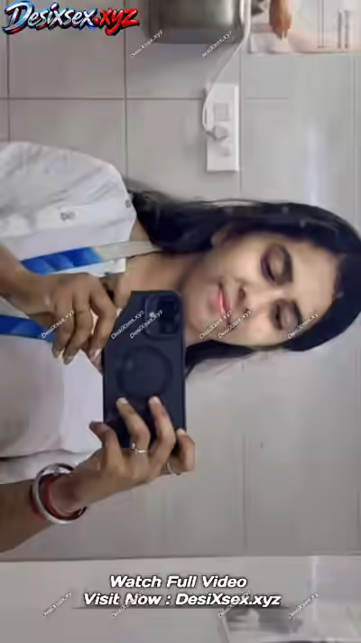 Sexy Desi Girls Tease Boobs and Pussy