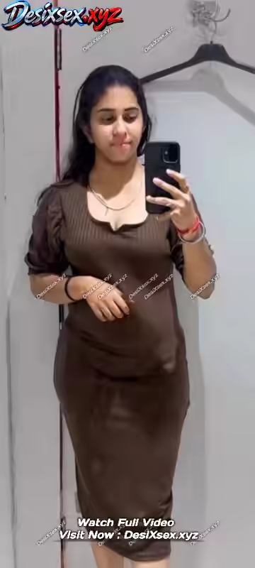Sexy Desi Girls Tease Boobs and Pussy