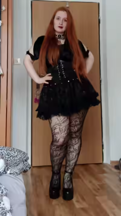 Exquisite Exposure: Wife or Girlfriend's Fully Revealed Form