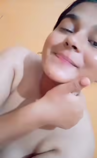 Busty Girl Showing Asshole (Intl, 2026)